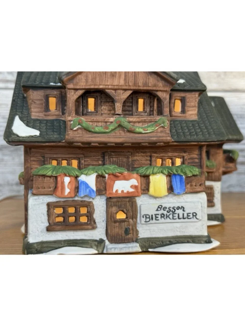 Dept 56 Alpine Village Series 1986 Besson Bierkeller 6540-4 Very Good Condition
